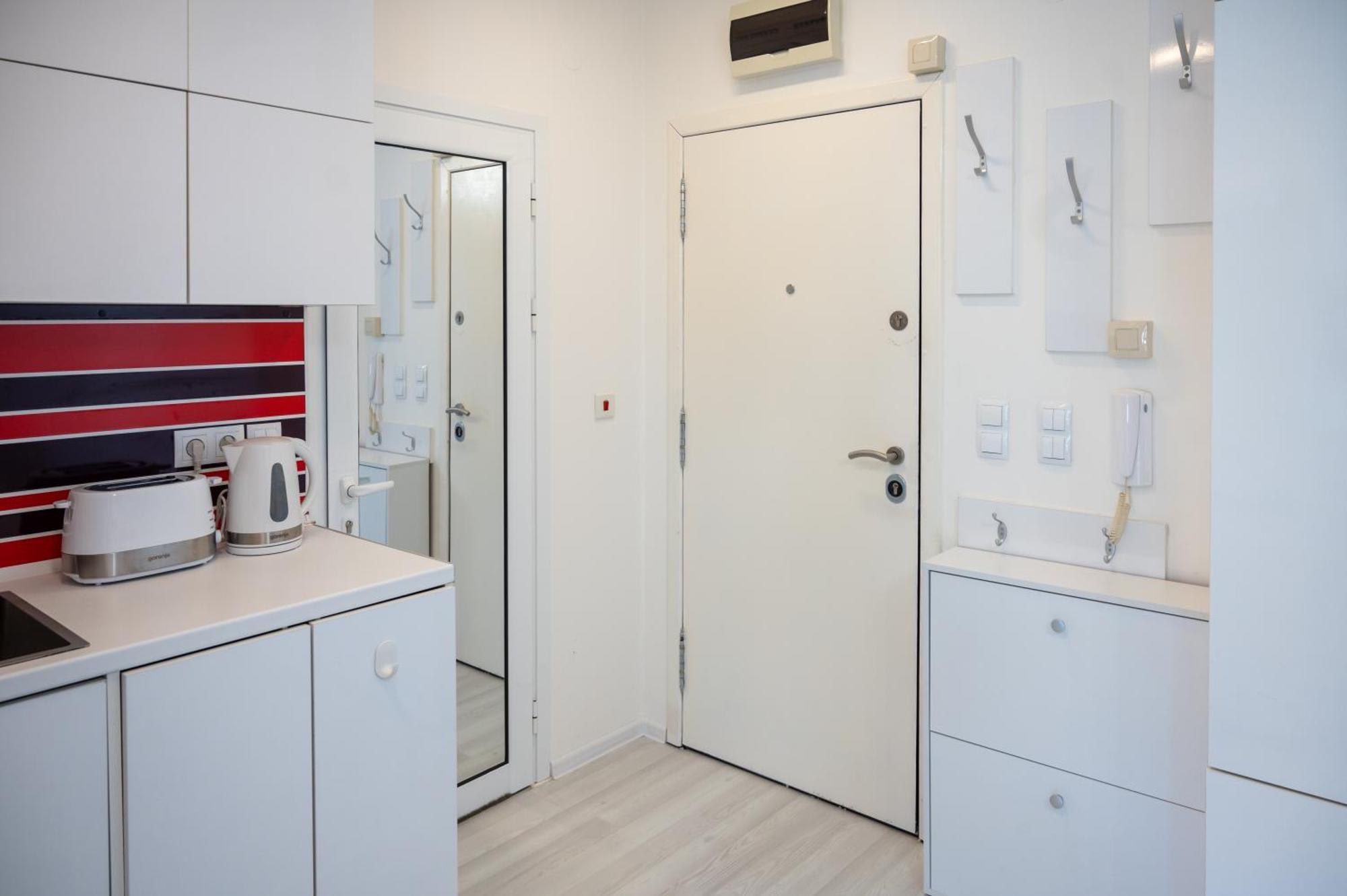 Colorful Studio With Balcony - Free Parking Apartment София Екстериор снимка