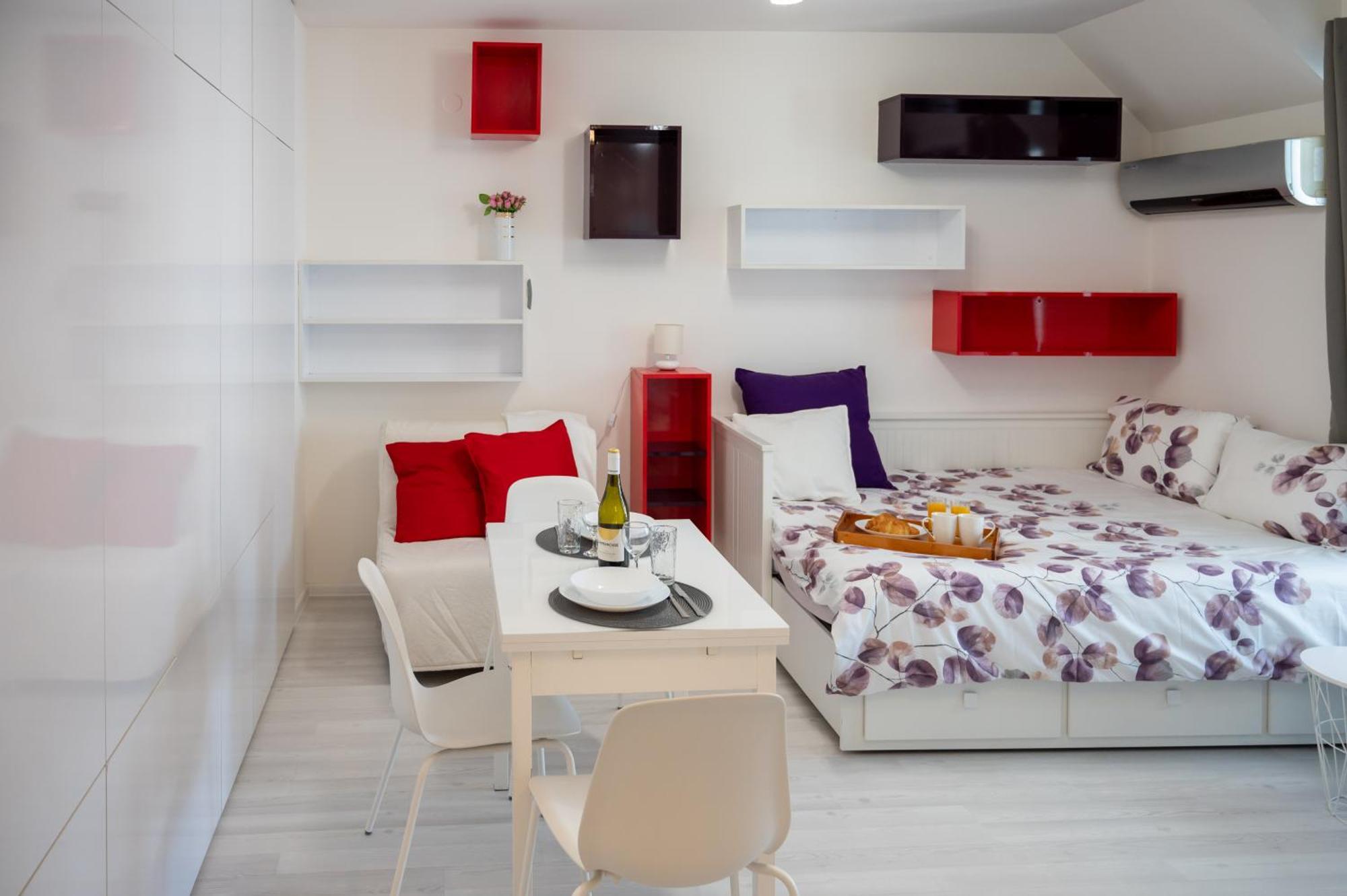 Colorful Studio With Balcony - Free Parking Apartment София Екстериор снимка
