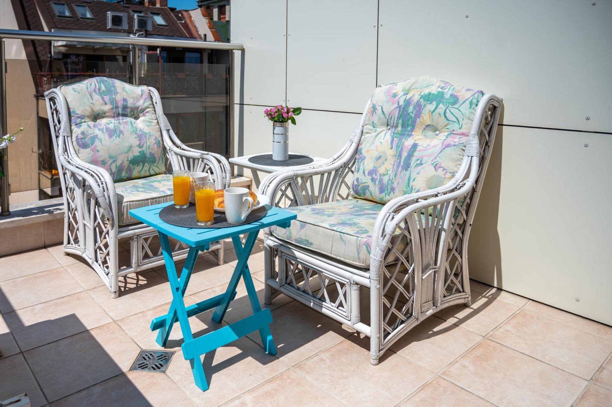 Colorful Studio With Balcony - Free Parking Apartment София Екстериор снимка
